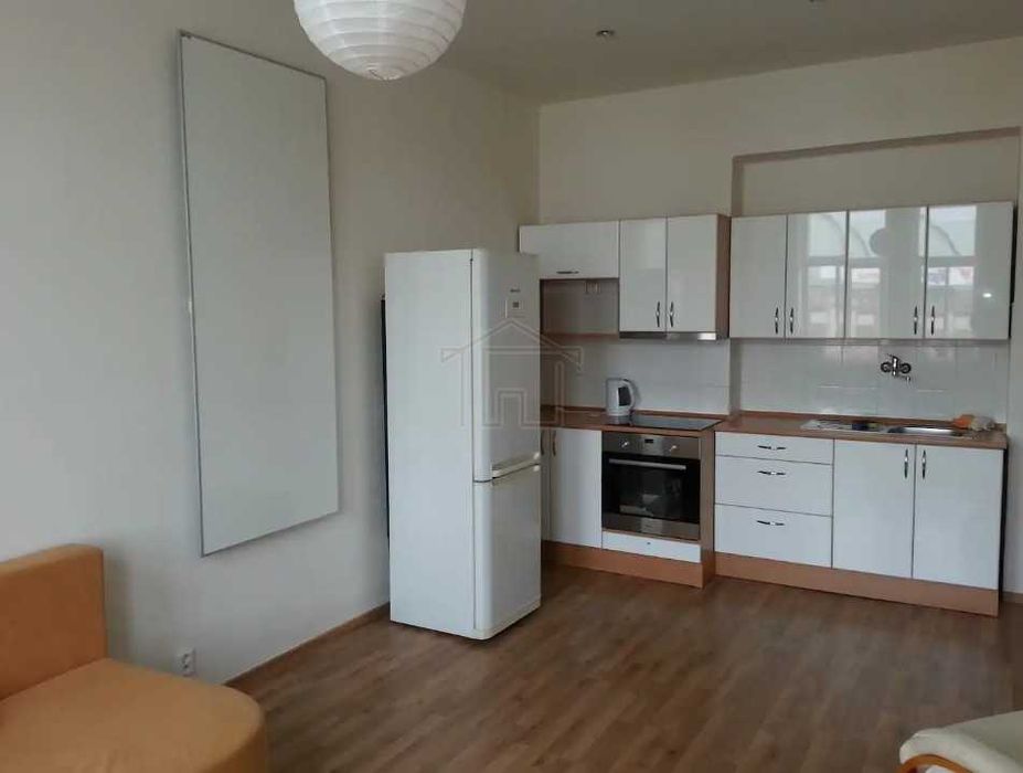 Дава се под наем Двустаен апартамент в Пловдив, Въстанически - 68 кв.м за 255 € - Снимка #2