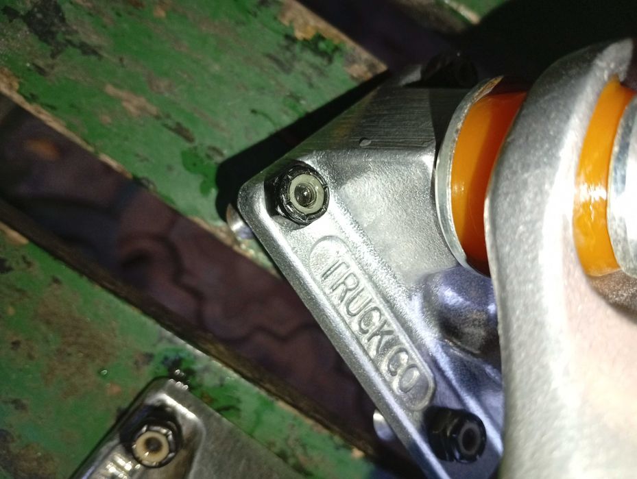 Ansamblu Axe cu Roti Skateboard Independent Truck Co. 130 Standard