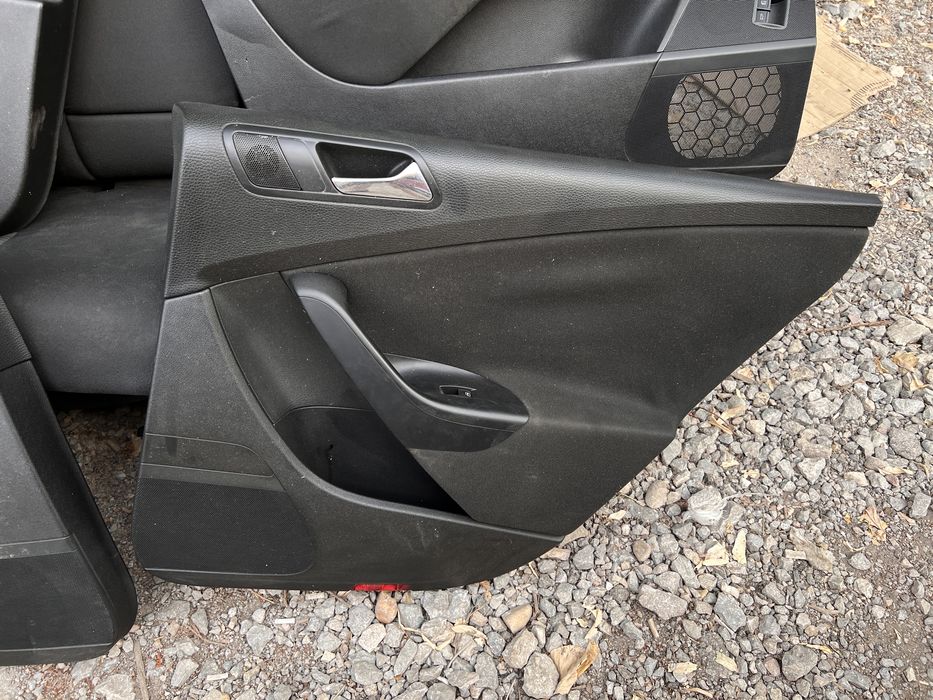 Кори за вратите Passat b6 здрави