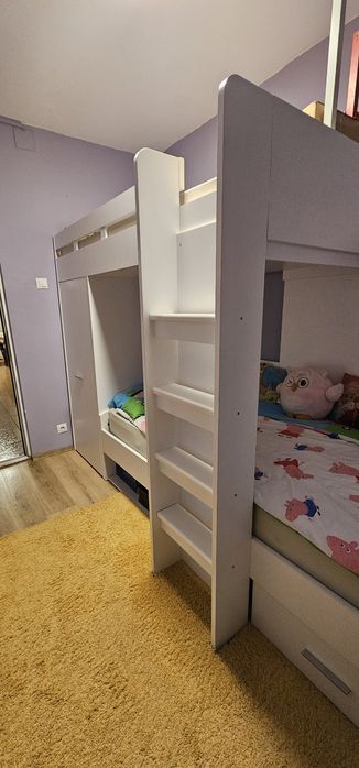 Pat supraetajat tineret