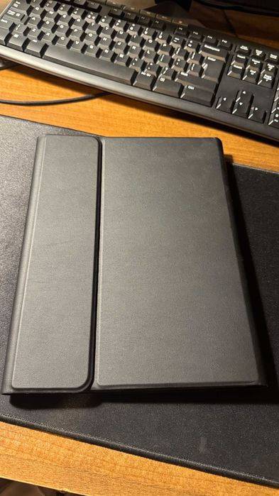 iPad 9th Gen 64GB, cutie, 2 huse (+tastatura)