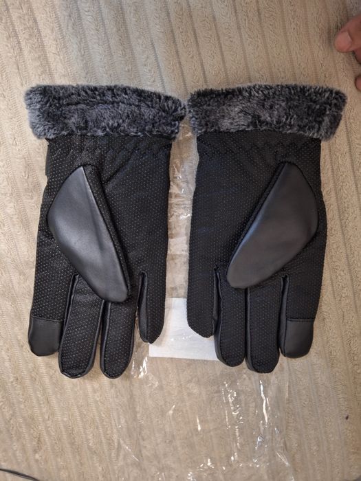 Мужские новые перчатки