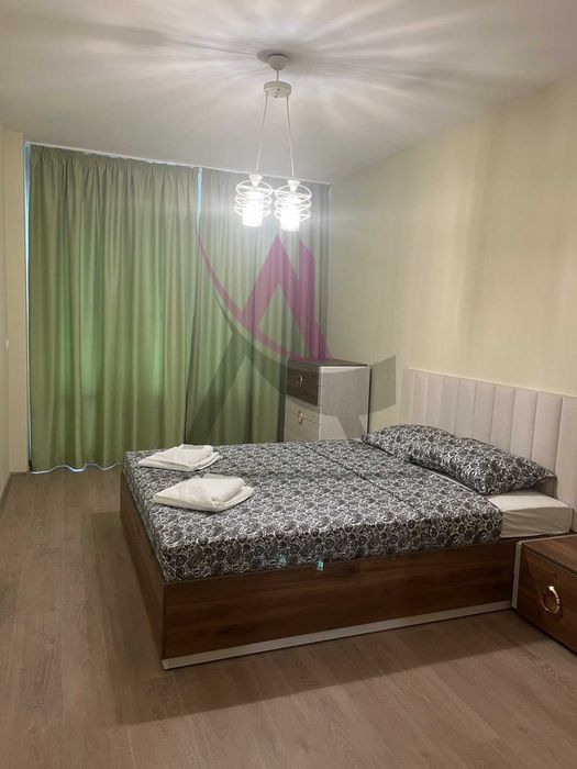 Дава се под наем Двустаен апартамент в к.к. Св.Св. Константин и Елена - 65 кв.м за 1100 € - Снимка #2