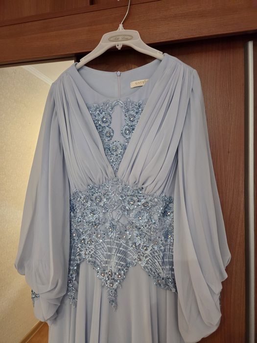 Вечерние платья продам