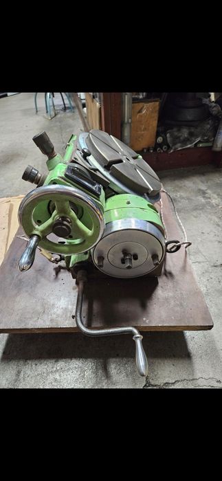 Делителни маси, три броя