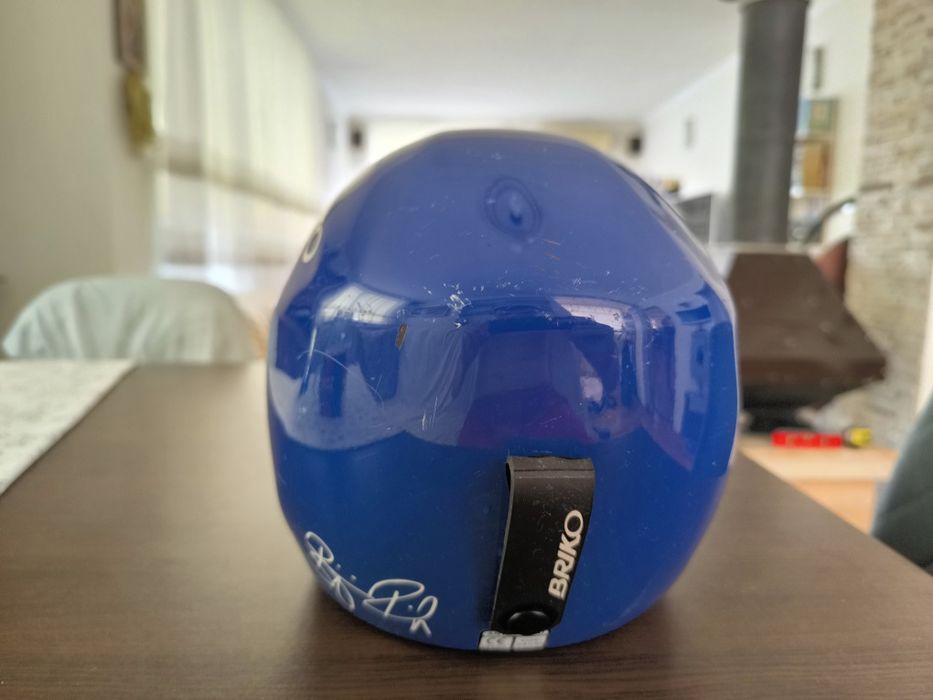 Скиорска каска briko