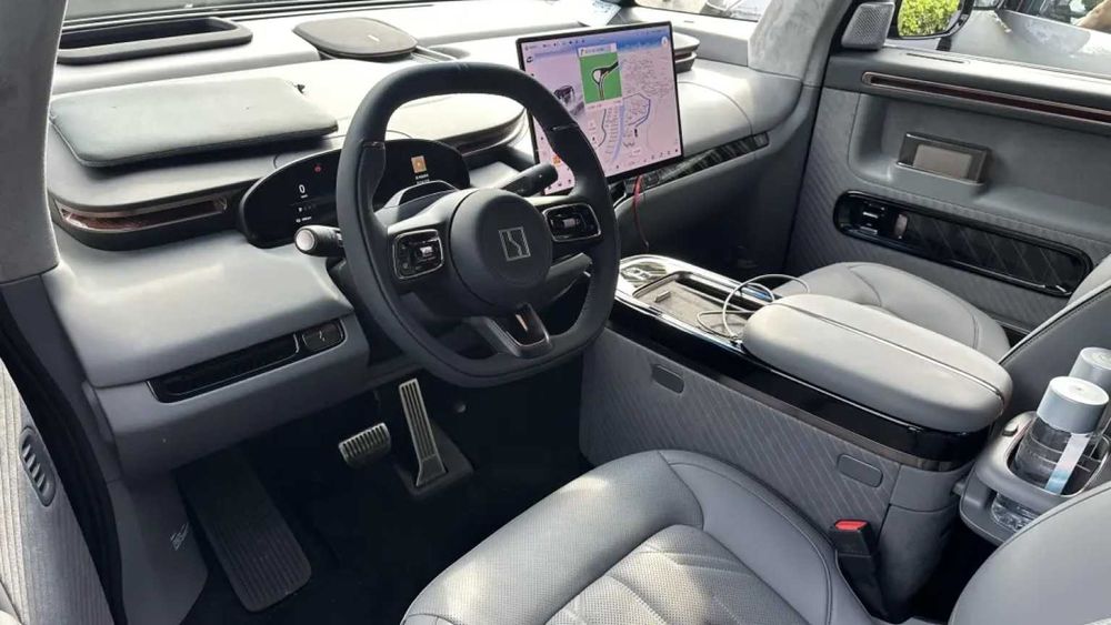 Zeekr Mix long range pod zakaz