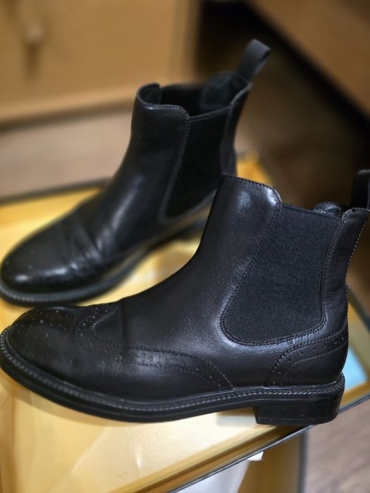 Демисезонные кожаные ботинки-челси