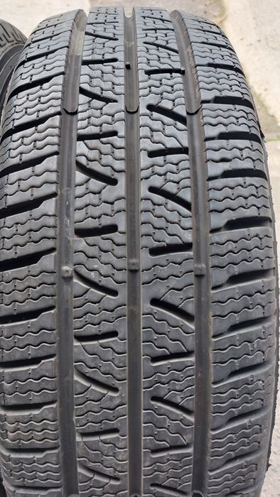 Зимни гуми за Бус 215/65/16 C Pirelli Carrier Winter 2 броя
