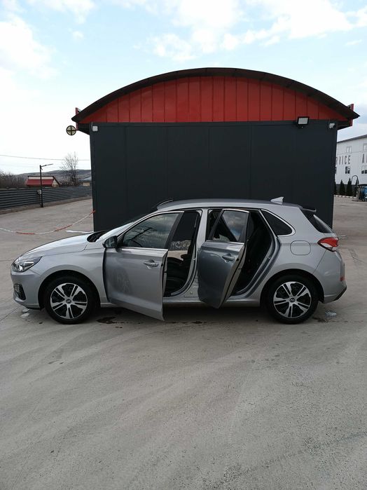Hyundai I30 2024 110 cp in garantie 2029 bonus anvelope Hankook de iarna montate cu jante noi dot noiembrie 2024