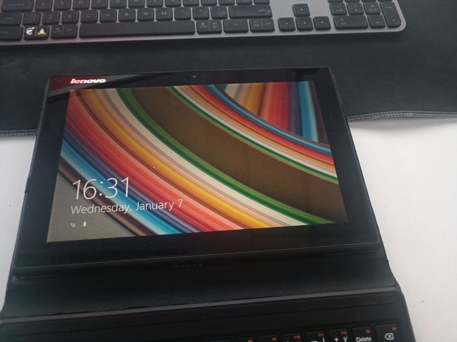 Lenovo MIIX 3 1030 лаптоп/таблет