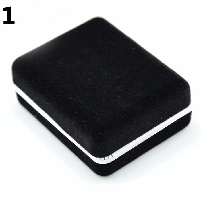 Butoni in forma de litere A, E, C, S, M, B, V, F, R, I, O, L, D +cutie