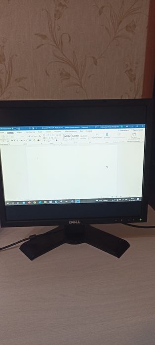 Мониторы DELL 4 шт. + Клавиатуры.