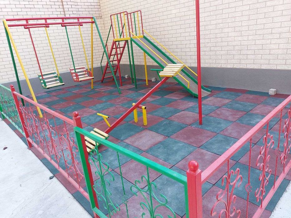 Безопасное покрытие для детских площадок – резиновая плитка от "RMS"