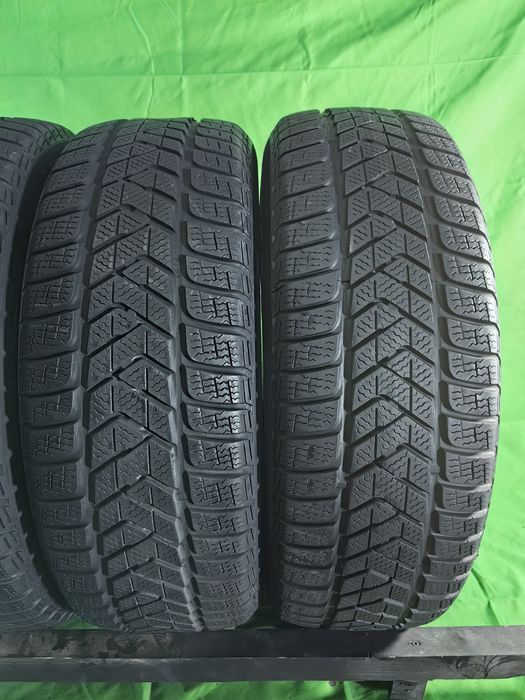 215/65R16 Pirelli 6,7-5,5mm stare foarte bună fără defecte