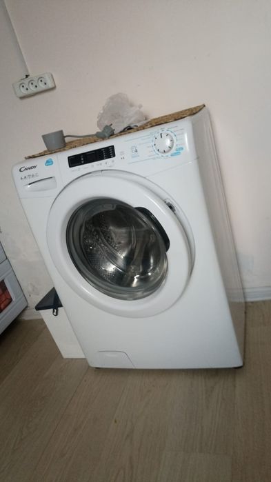 Стиральная машинка в хорошем состоянии