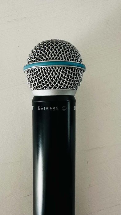 Shure Beta 58A cu BLX 4 R Microfon wireless