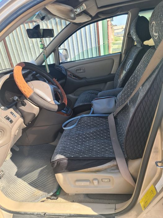 Продаётся Лексус RX 300