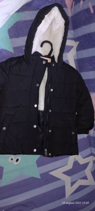 Vând geaca primark noua