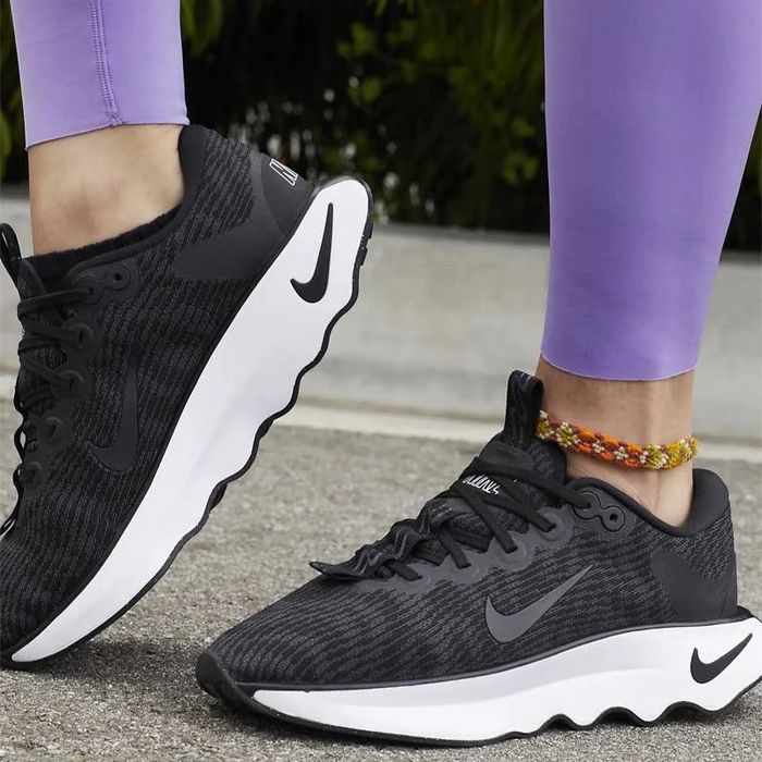 Дамски Маратонки Nike WMNS MOTIVA