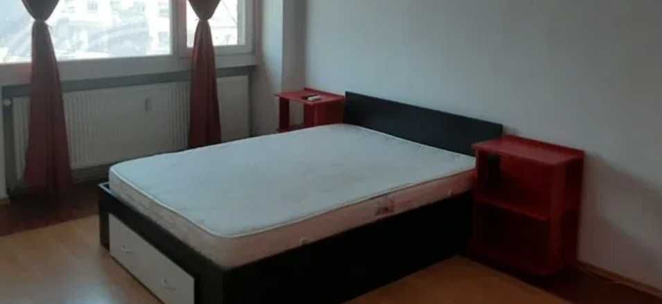 Дава се под наем Двустаен апартамент в Пловдив, Център - 48 кв.м за 188.7 € - Снимка #1