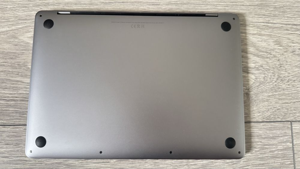 Macbook Pro 13-inch m2 chip 2022 года