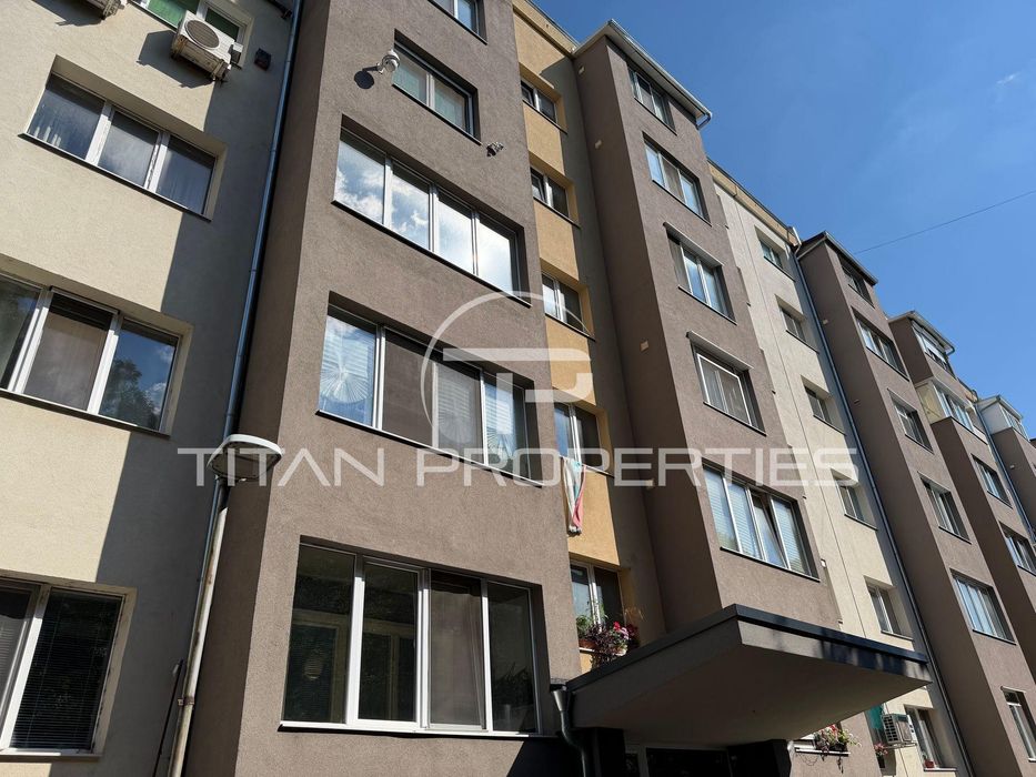 Двустаен за продажба в кв. Дружба 1