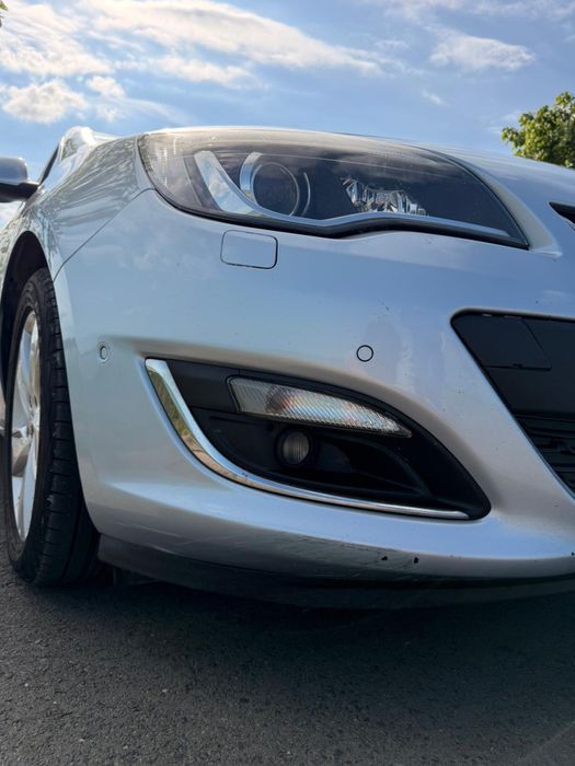 Vând Opel Astra J 2015 1.6 CDTi 136CP Sports Tourer (break)