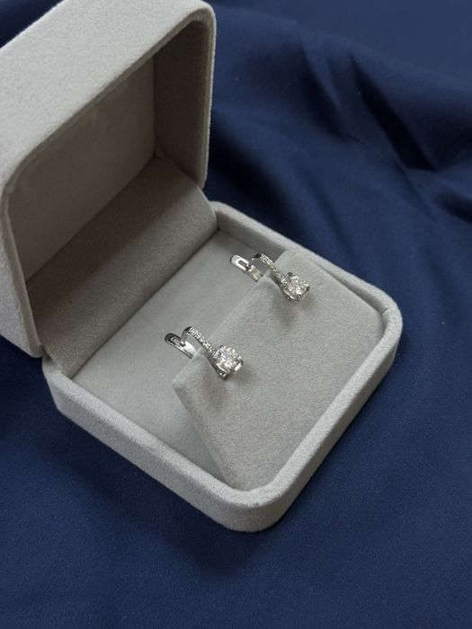 Золотые серьги с бриллиантами