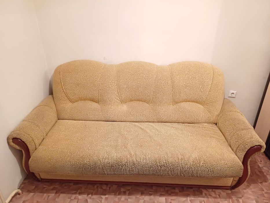 Диван. Самовывоз из Михайловки