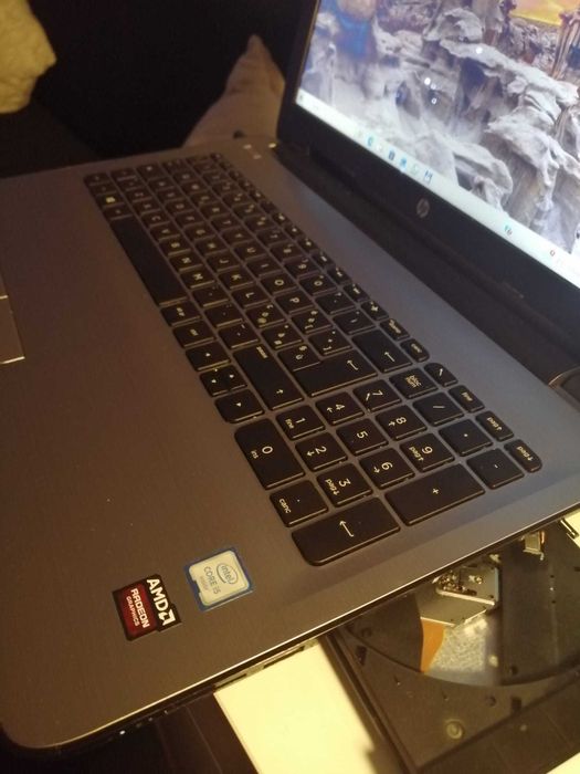LAPTOP HP 15-ay044nl/i5-6200U, 8 GB RAM, Radeon R5 M330 HDD 1Tb/
