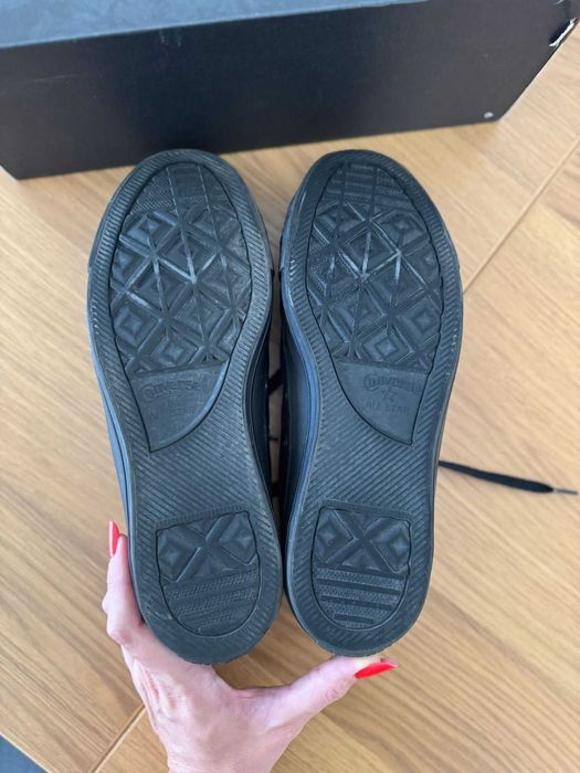 Tenesi Converse piele 42,5