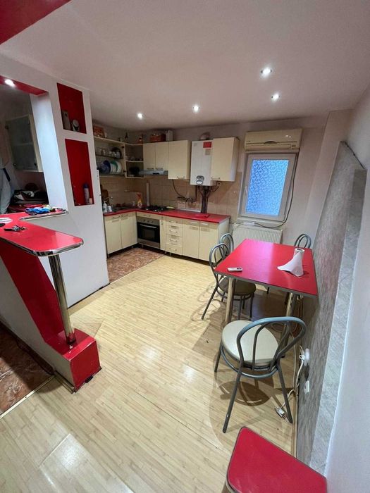 Vand apartament 3 camere central