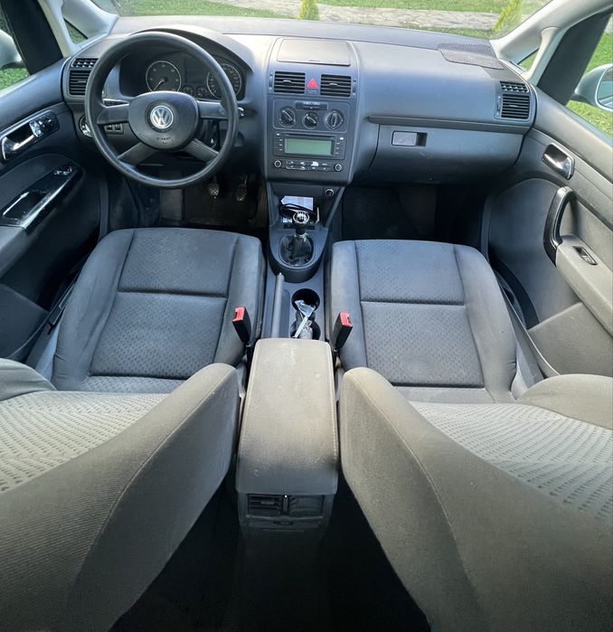 Volkswagen Touran 2.0 TDI – 7 Locuri – Întreținut-merge bine, Acte la Zi