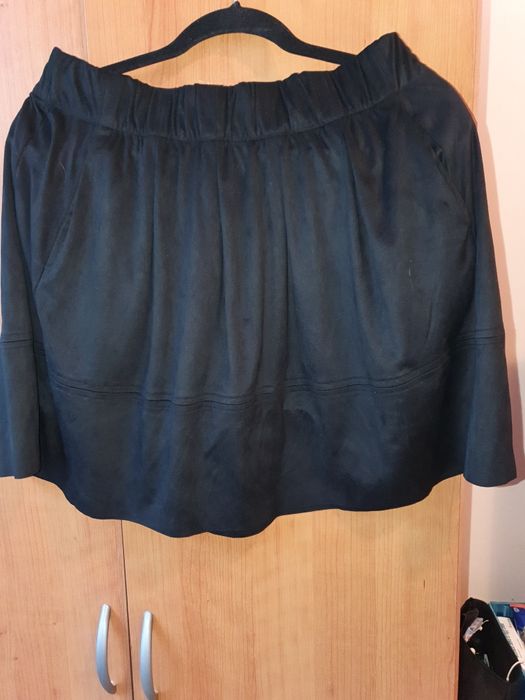 Fusta neagra imitatie piele de căprioară