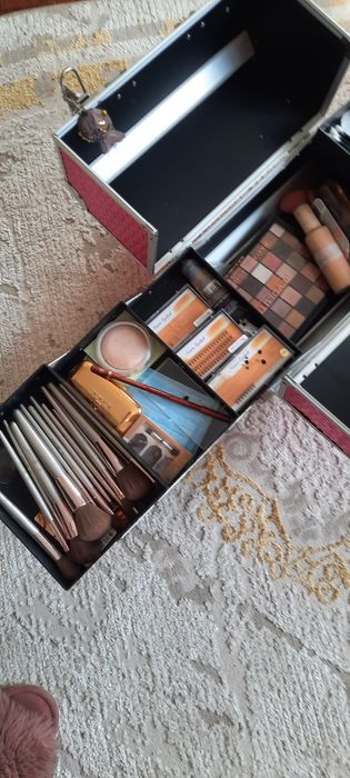 Продам кейс для косметических услуг