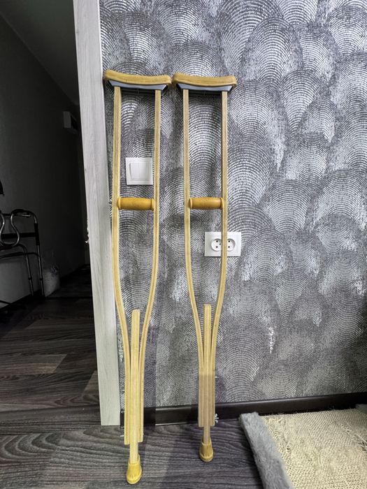 Деревянные костыли