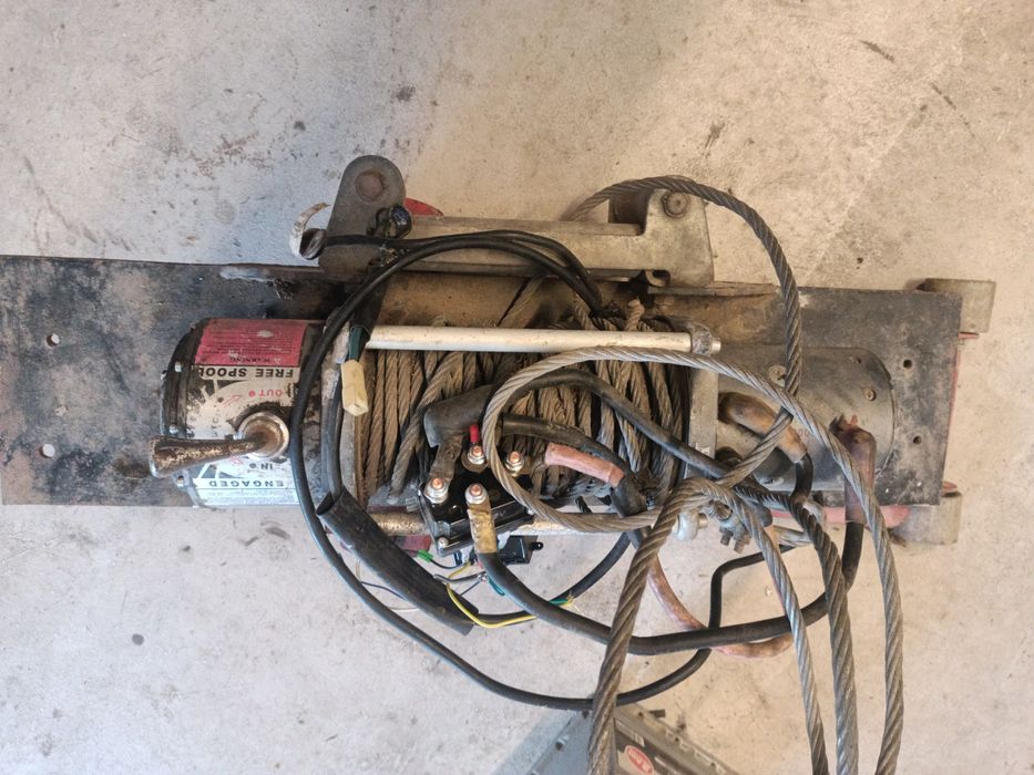 Troliu electric 12V, 10000 lb, cu telecomanda