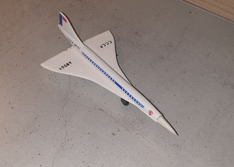 Колекционерски модел на Миг 27  и Ту 144 Мир Разград 1 :400