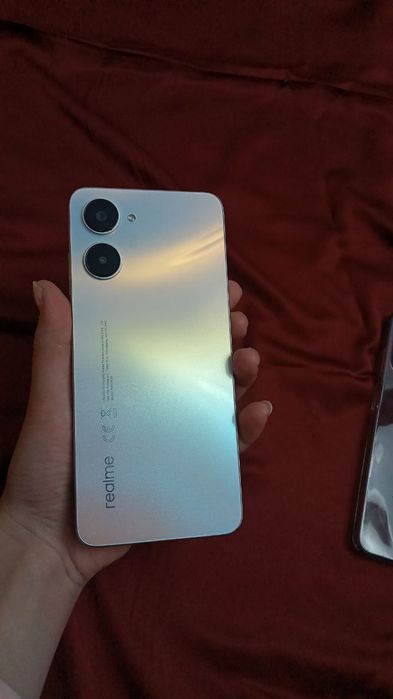 Realme 10 yangi telefon