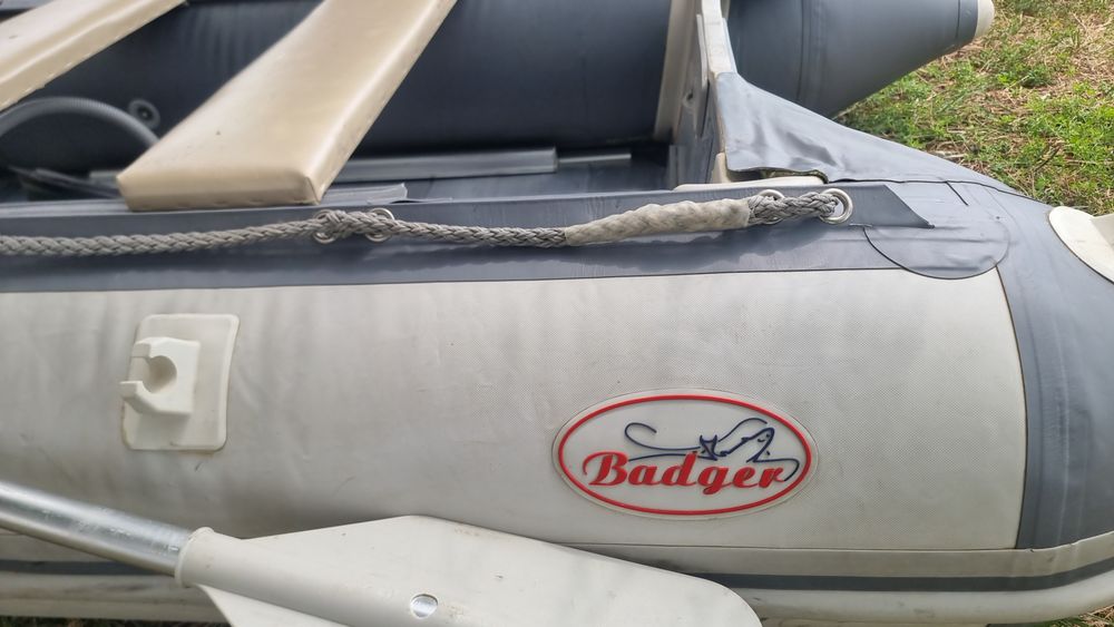 Продается лодка Badger .