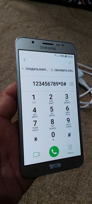 Телефон Samsung J7 2016