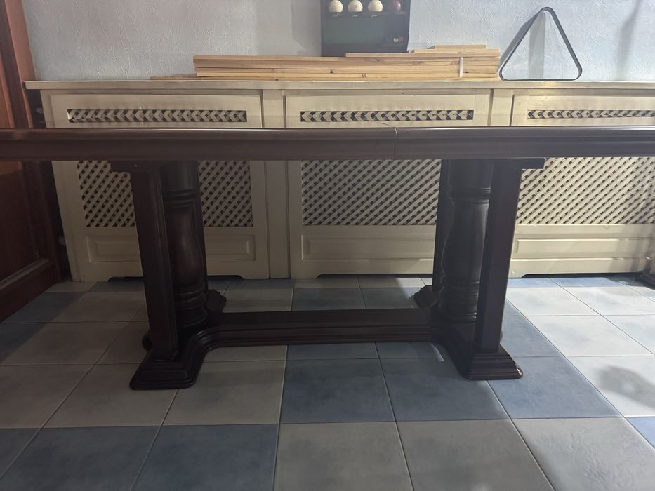 Стол на 12-18 персон из дорогих  пород дерева