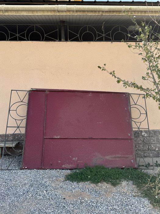 Ворота, есыгымен бырге