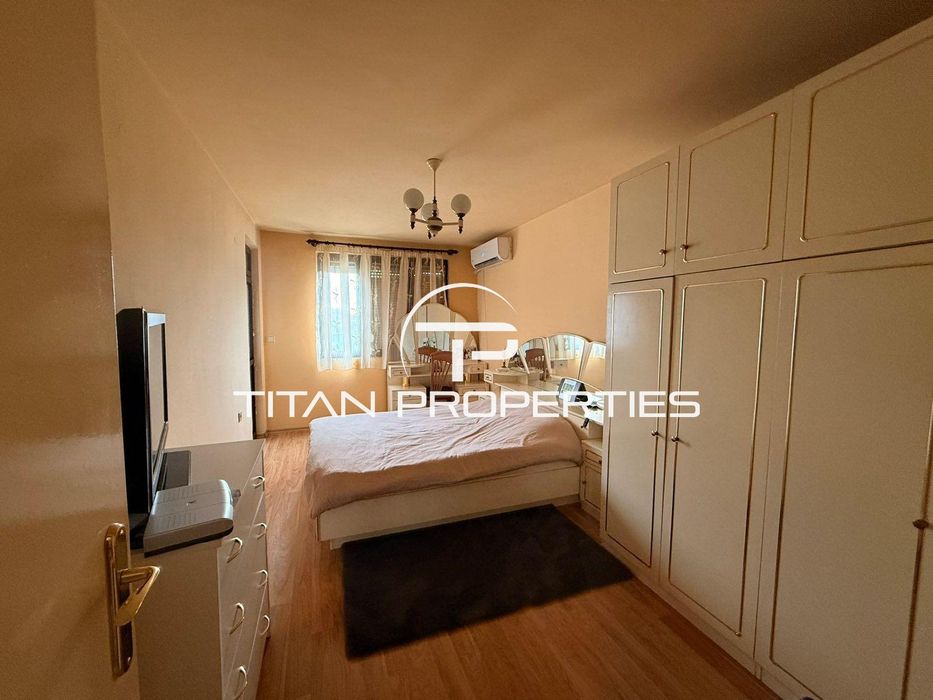 Многостаен апартамент на 2 нива в ж.к Възраждане