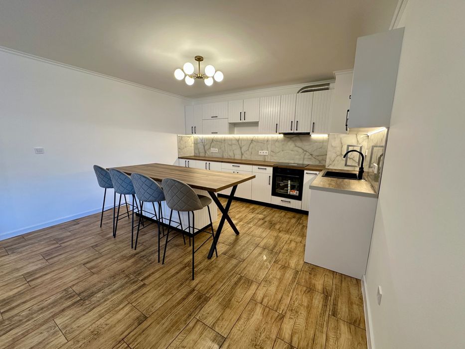 Двустаен, Завършен, обзаведен, просторен апартамент от собственик