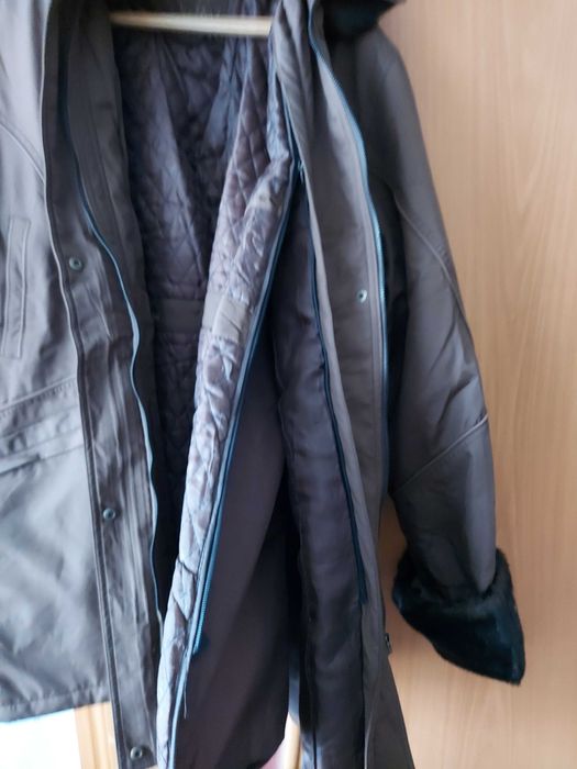 Продам куртки жен 52-58 разм. 6000 тг.