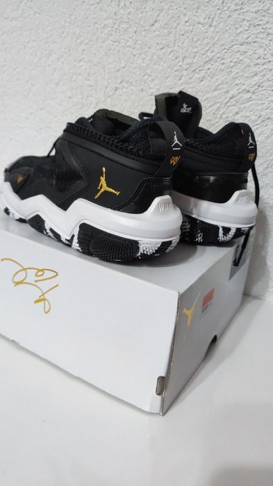 Оригинални маратонки jordan why not.6