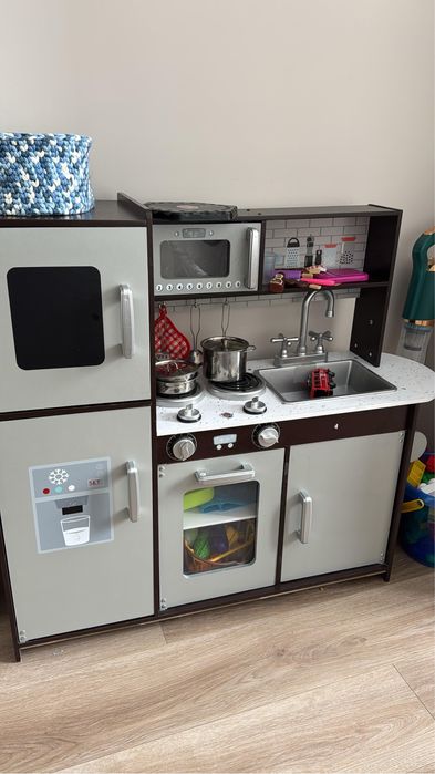 Продается детский магазин и детская кухня