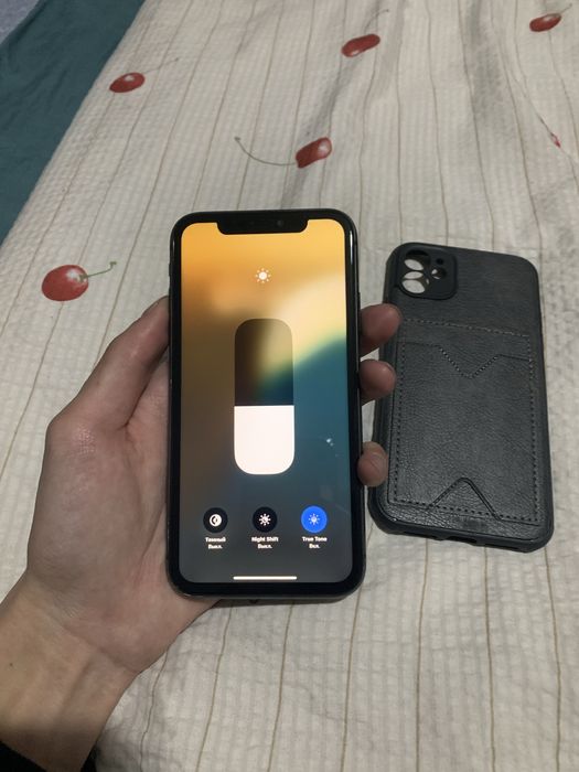 Продам iPhone 11 64gb 76%